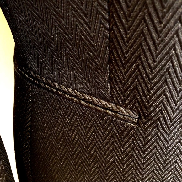 Tahari Fitted Notched Collar Black Textured Jacket - Picture 5 of 7